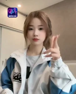 Read more about the article 𝙇𝙞𝙡𝙡𝙞𝙚 Influenciadora em Alta no Hot51 Brasil