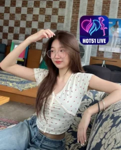 Read more about the article Clara Livingston encanta todos no HOT51 agora