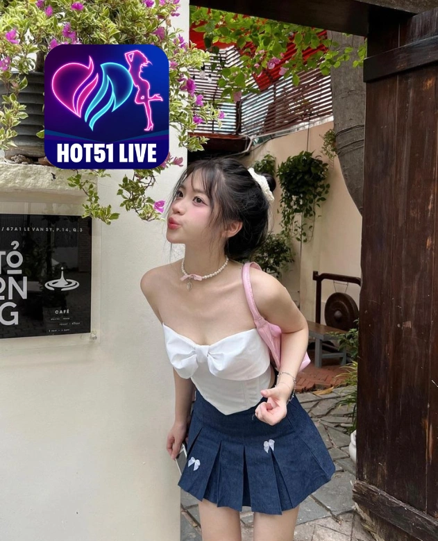 Juliet Whitfield HOT51LIVE