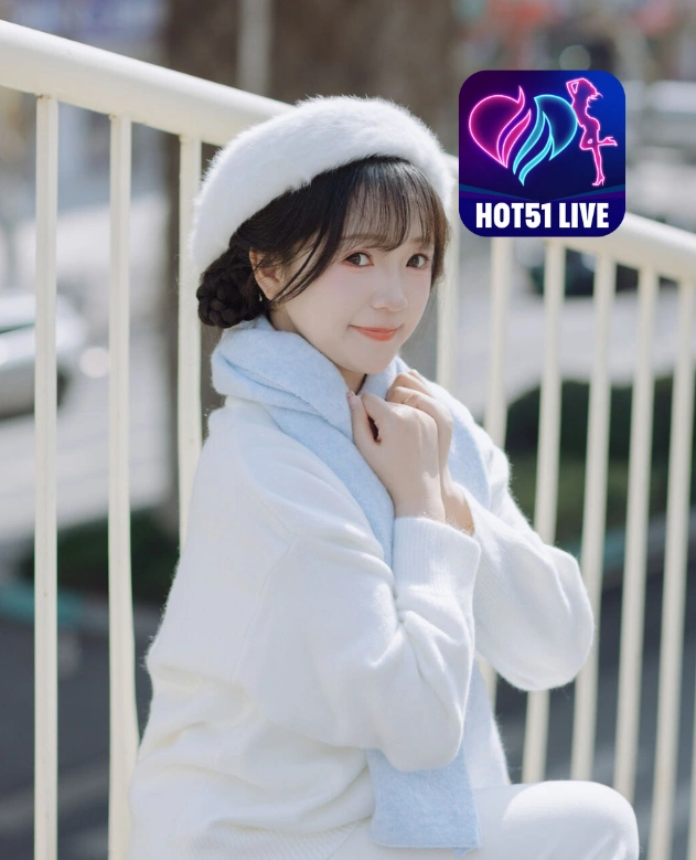 Leah Flores HOT51LIVE