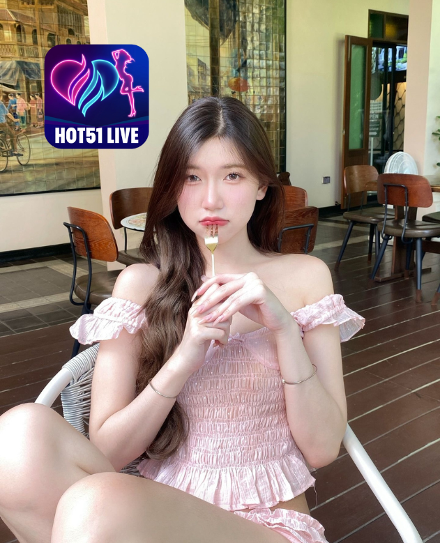 Victoria Adams HOT51LIVE