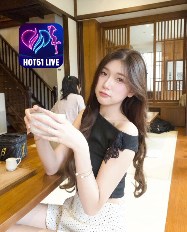 Victoria Adams HOT51LIVE