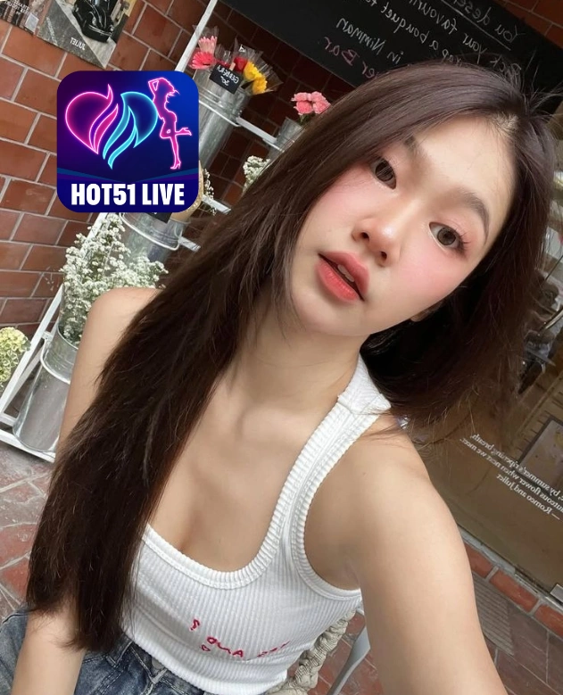 Charlotte Bennett HOT51LIVE