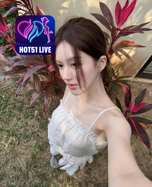 Chloe Sterling Hot51LIVE