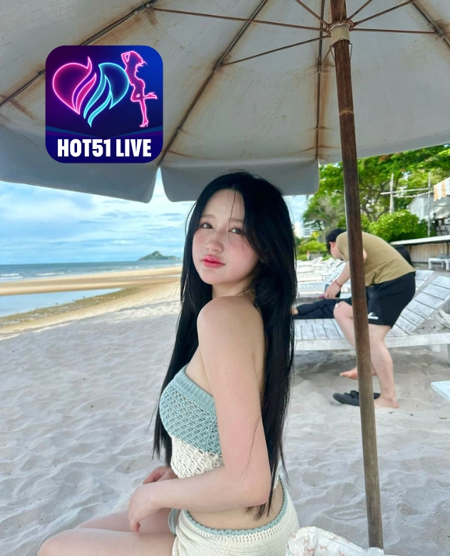 Eleanor Whitcombe Hot51LIVE