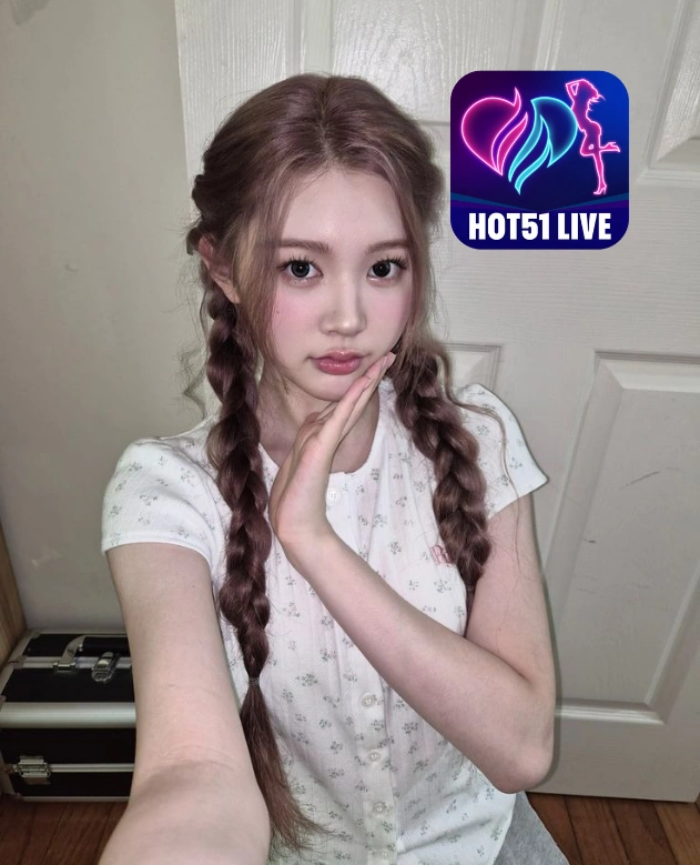 Nicole Phillips HOT51LIVE