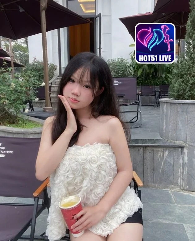 Dewi-HOT51 LIVE