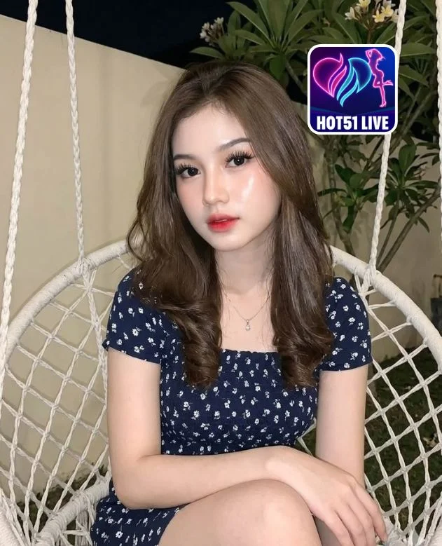Isabela Martins-HOT51 Live