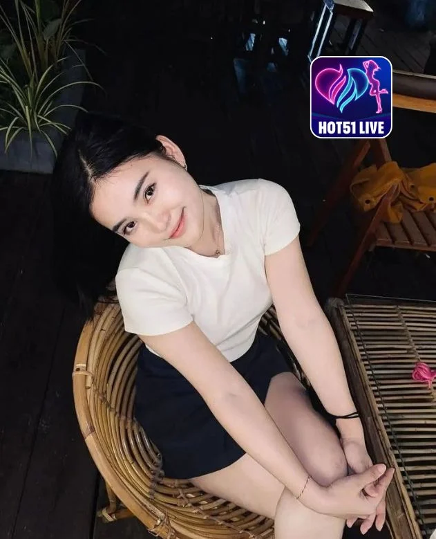 Rachel Reynolds-Hot51